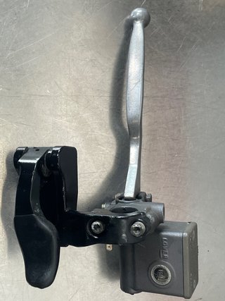 Bomba de Freno Izquierda Suzuki Burgman 125 2005
