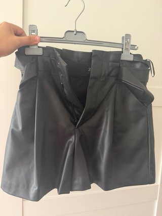 Shorts de cuero Zara , nuevos sin etiqueta , nunca