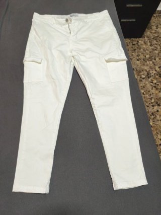 Pantalón cargo blanco