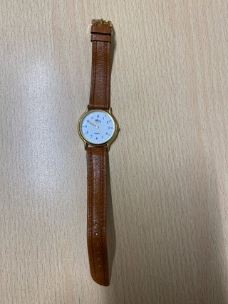 Reloj Lotus con correa de piel