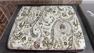 Reposapiés con Tapizado Estampado