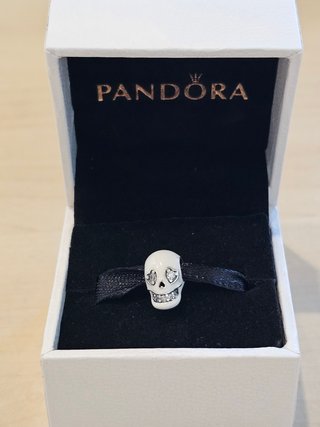 Charm Calavera Pandora Plata
