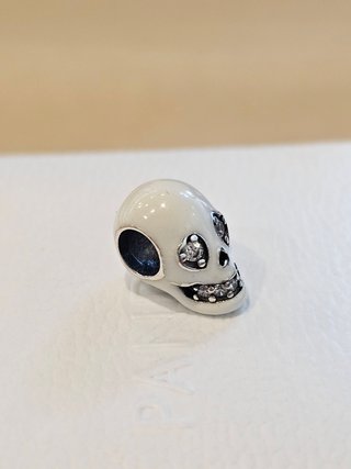 Charm Calavera Pandora Plata
