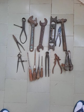 Lote de 13 herramientas manuales antiguas