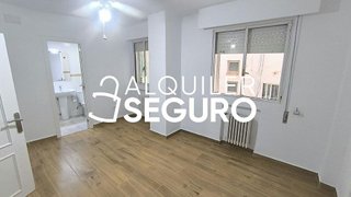 Piso en alquiler en Buhaira - Huerta del Rey en Sevilla