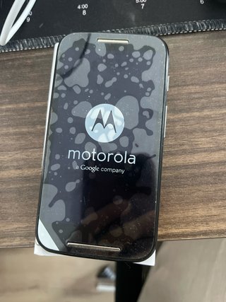 Motorola Moto E con caja y cargador