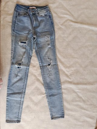 Pantalón de mezclilla azul roto Talla L