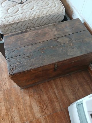 Baúl de madera antiguo