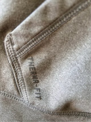 Sudadera Nike Gris con Logo Rojo