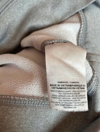 Sudadera Nike Gris con Logo Rojo