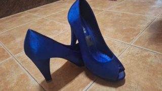 Zapatos de tacón Maypaz azul peep toe