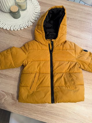Chaqueta infantil con capucha