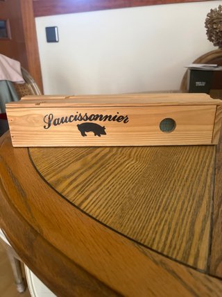 Caja de madera para secar embutidos