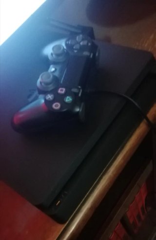 PlayStation 4 Slim Nera