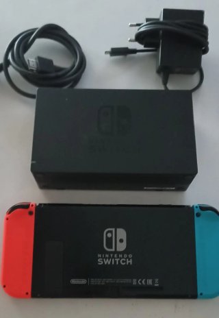 Nintendo Switch en buen estado y poco uso