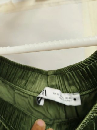 Pantalón Zara Verde Talla XL