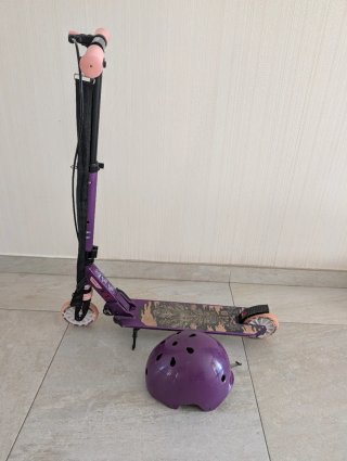 Patinete Decathlon con Casco