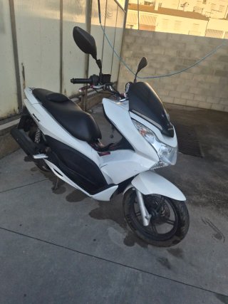 Honda PCX Blanca