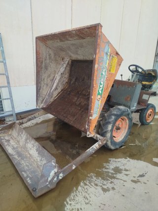Dumper modelo 175RMS con pala autocargante