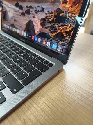 MacBook Air 8 GB RAM 13.3" 2020 M1 SSD 251 GB