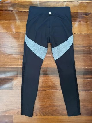 Mallas deportivas negras y grises