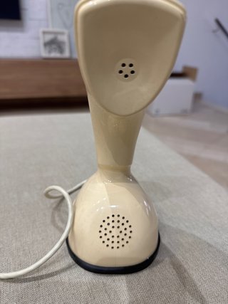 Teléfono antiguo beige