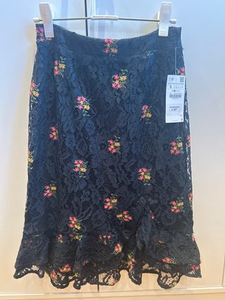 Falda de encaje Zara