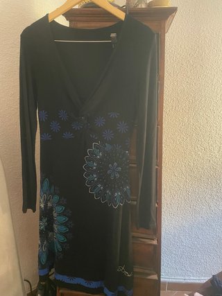 Vestido Desigual negro con estampado azul