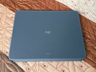 Logitech Combo Touch Funda Teclado iPad Air 13