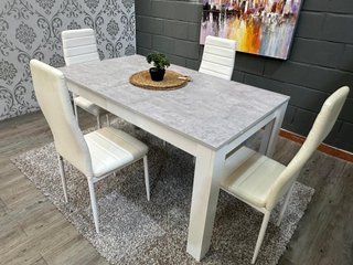 Mesa Extensible con 4 Sillas
