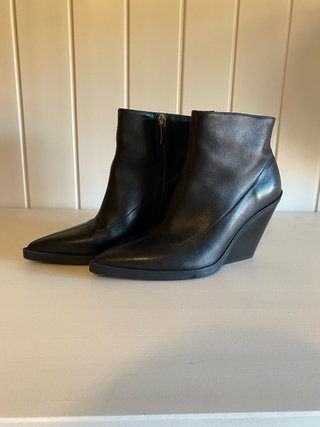 Botines Zara Talla 37 Negro Puntiagudos