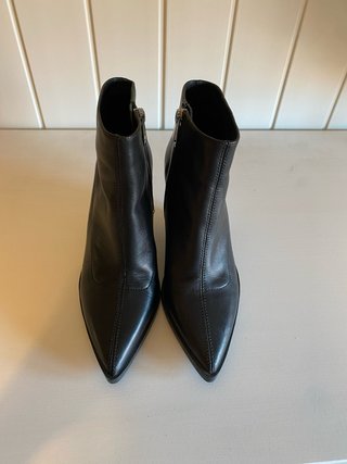 Botines Zara Talla 37 Negro Puntiagudos