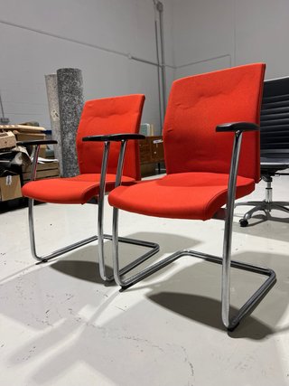 Sillas de oficina naranja y plateadas (2 unidades)