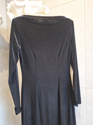 Vestido de Terciopelo Negro elástico.