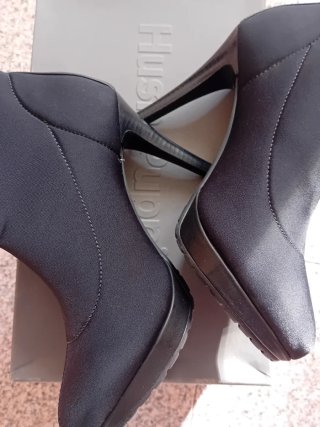 Botín tacón Neopreno Negro Hush Puppies