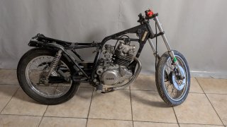 Yamaha SR250: Chasis, Motor y Ruedas