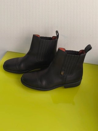 Botines Chelsea Cavallo Clásicos Negros