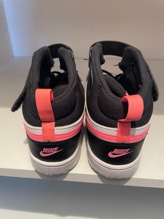 Zapatillas Nike niña T34 y Munich T35