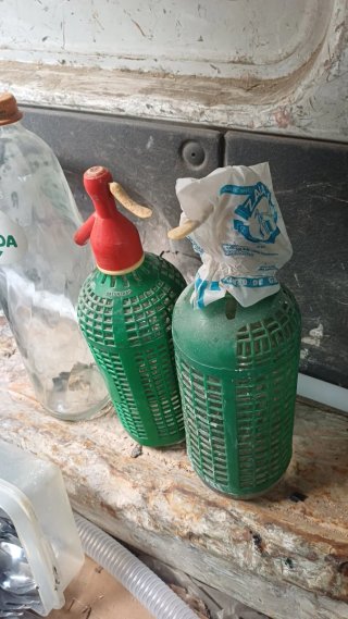 Bottiglie antiche a sifone