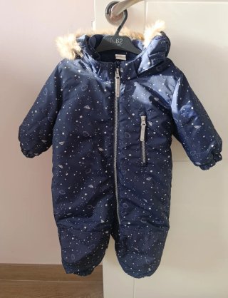 Mono de nieve azul estampado talla 9-12 meses