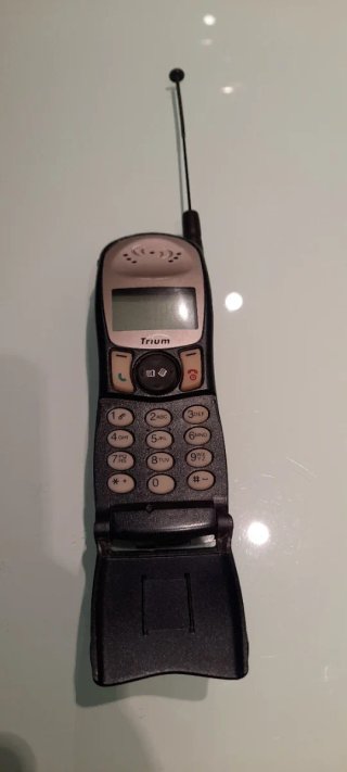 Teléfono Trium Antiguo