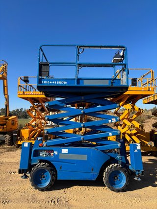 Plataforma de tijera Haulotte Compact 12DX