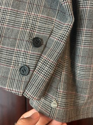 Blazer cuadros Yerse gris y burdeos