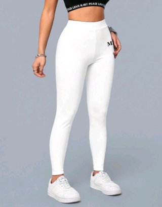 Leggings blancos con letra M
