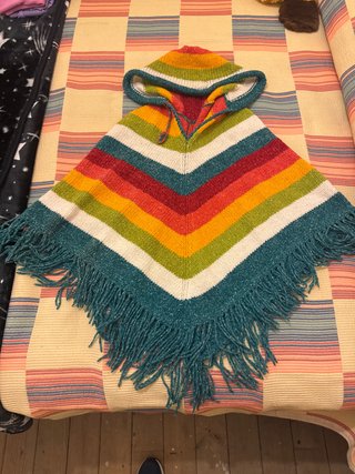 Poncho de Rayas con Capucha