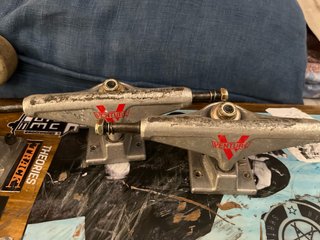 Venture Trucks Skate