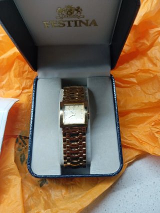 Reloj Festina Dorado