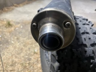 Escape de serie para Suzuki LTZ