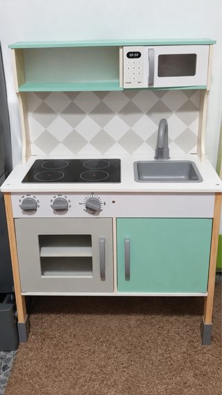 Cocina infantil de madera