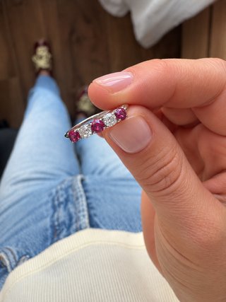 Anillo de Oro Blanco 18k con Piedras